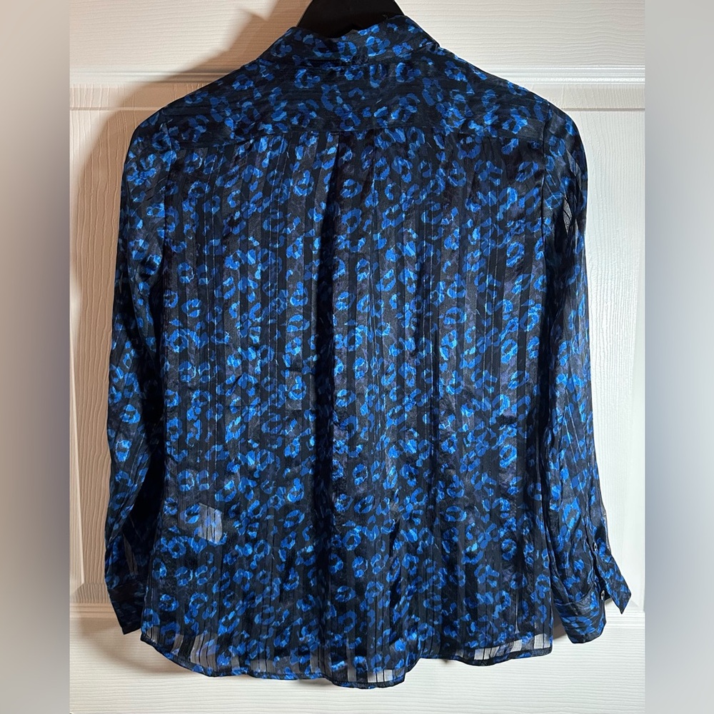 Banana Republic Dillon Shirt – Blue Leopard Print (XS Petite) - Picture 4 of 14